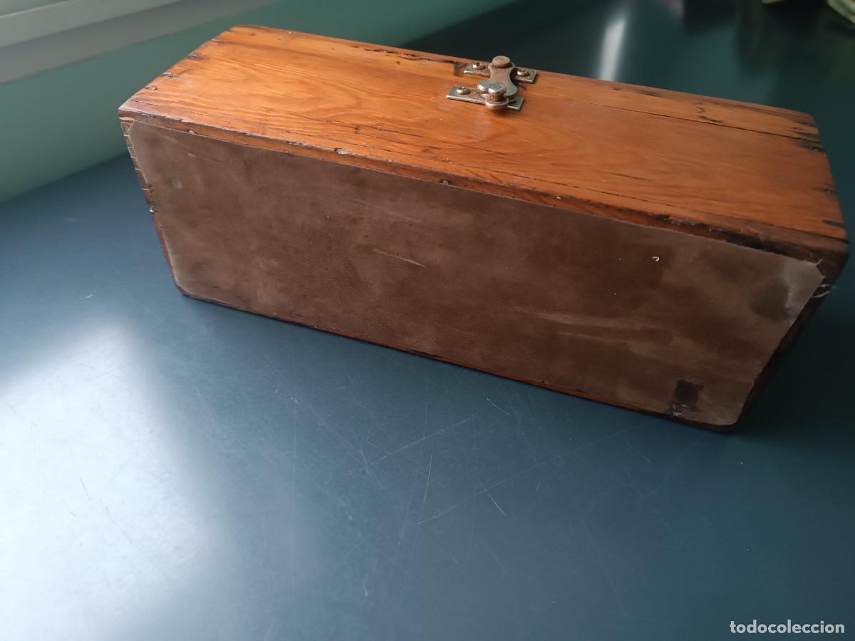 Antig&uuml;edades: Caja de madera antigua. - Foto 11