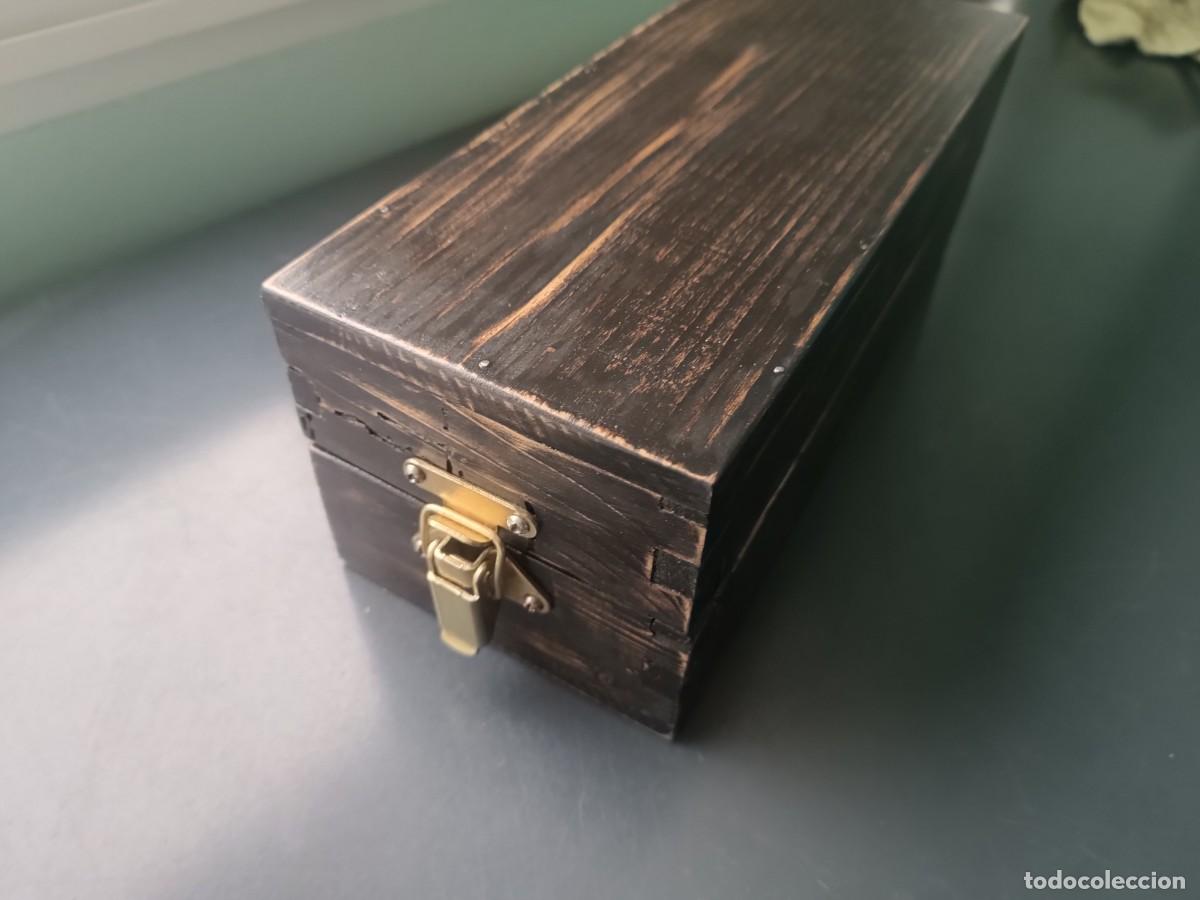 Antig&uuml;edades: Caja de madera antigua. - Foto 2