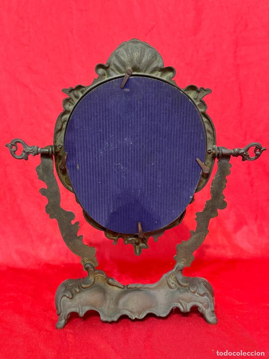Antig&uuml;edades: Antiguo espejo de tocador en bronce - Foto 2