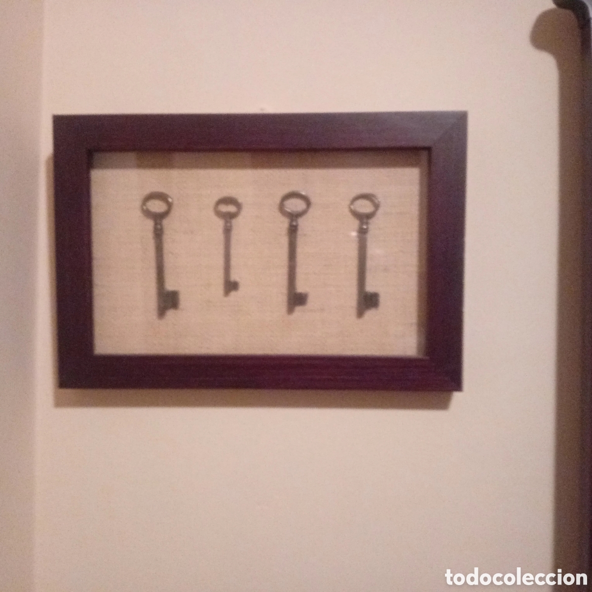 Cuadro de llaves antiguas