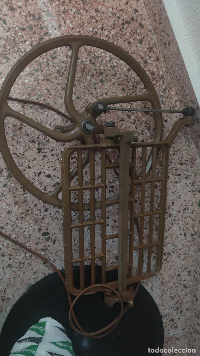 Antig&uuml;edades: Maquina de cose SiNGER 16 K 1 - Foto 5