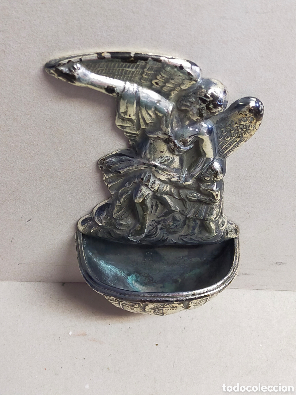 Antig&uuml;edades: PILA BENDITERA DE METAL, REPRESENTADO ANGEL DE LA GUARDA. - Foto 6