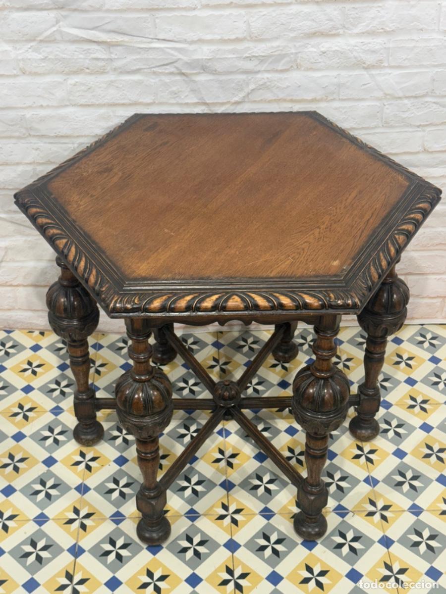 Antig&uuml;edades: MESA AUXILIAR HEXAGONAL EN MADERA DE ROBLE TALLADA - Foto 2