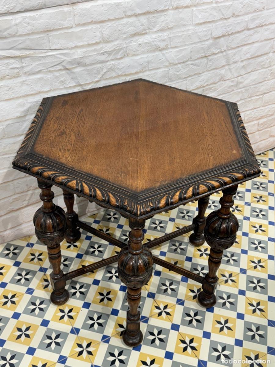 Antig&uuml;edades: MESA AUXILIAR HEXAGONAL EN MADERA DE ROBLE TALLADA - Foto 4