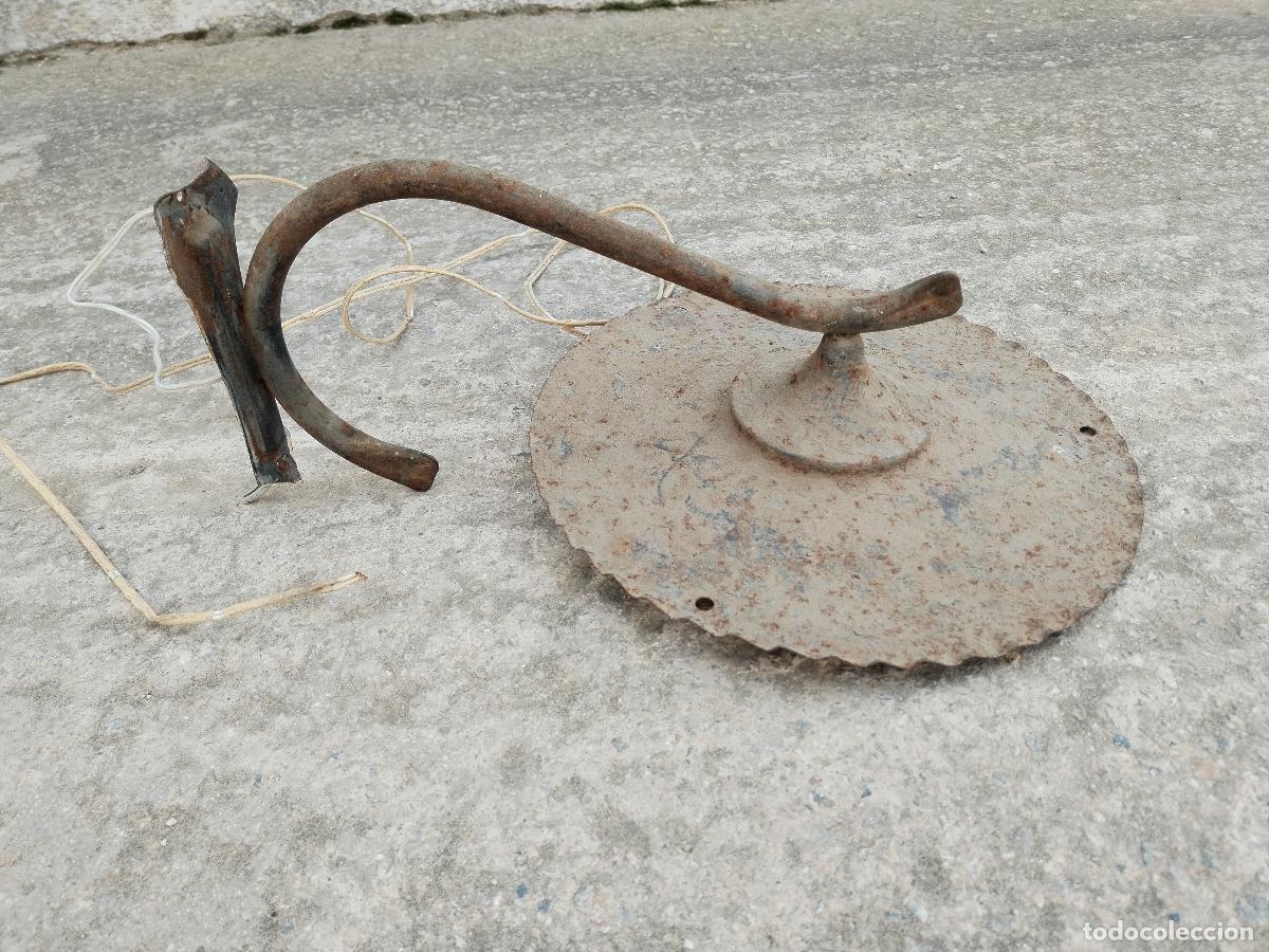 Antig&uuml;edades: aplique antiguo de forja - Foto 1