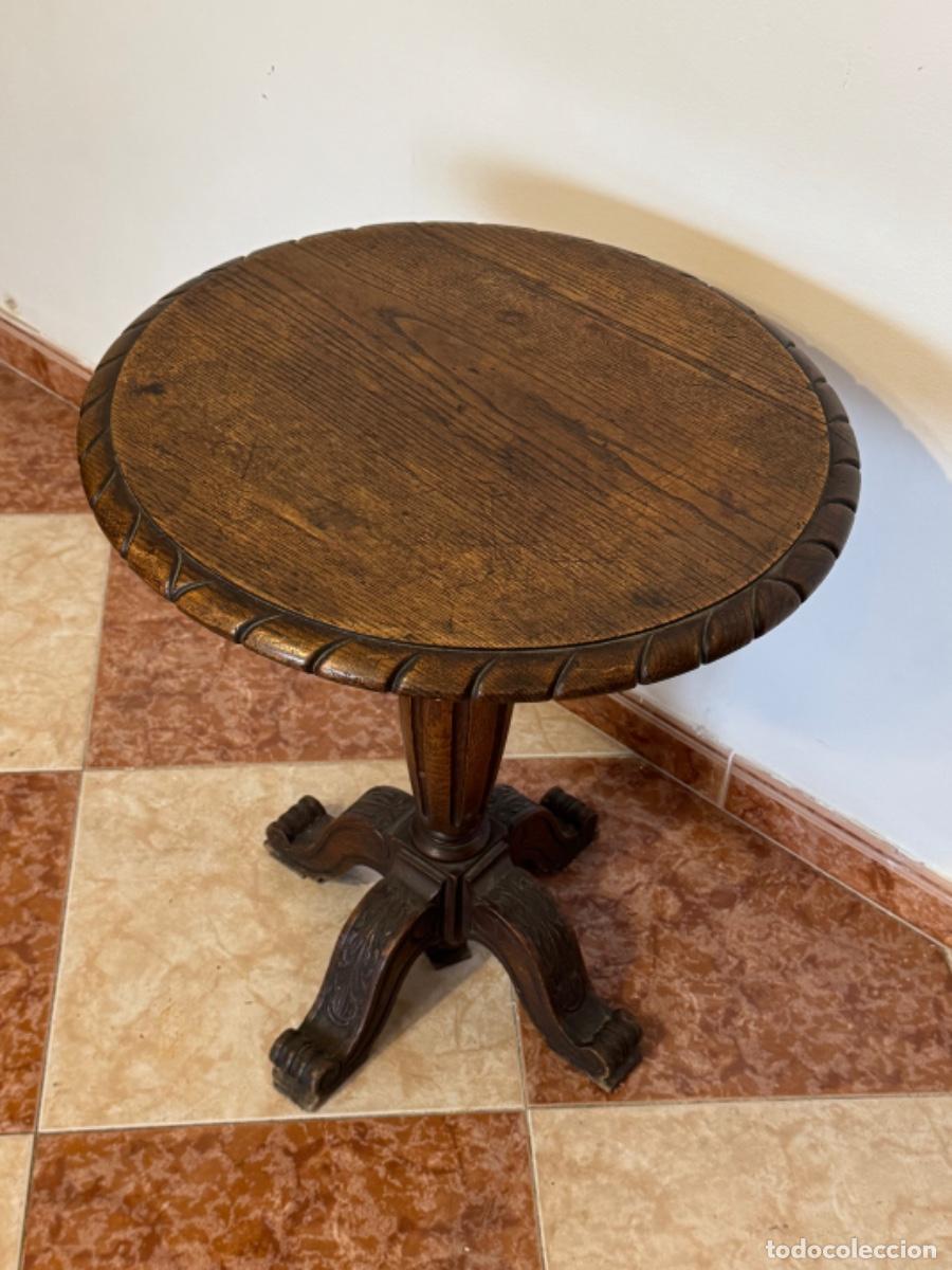 Antig&uuml;edades: MESA AUXILIAR EN MADERA DE ROBLE TALLADA - Foto 3
