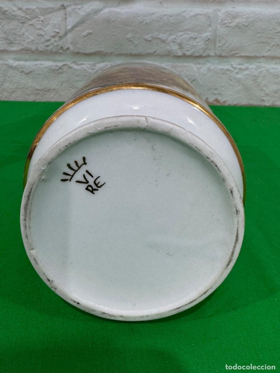 Antig&uuml;edades: PAREJA DE JARRONES EN PORCELANA CON MARCA EN BASE - Foto 5