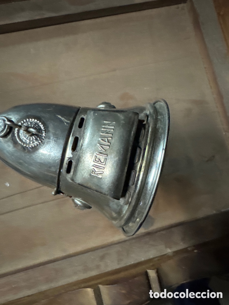 Antig&uuml;edades: Linterna de bicicleta de carburo - Foto 2