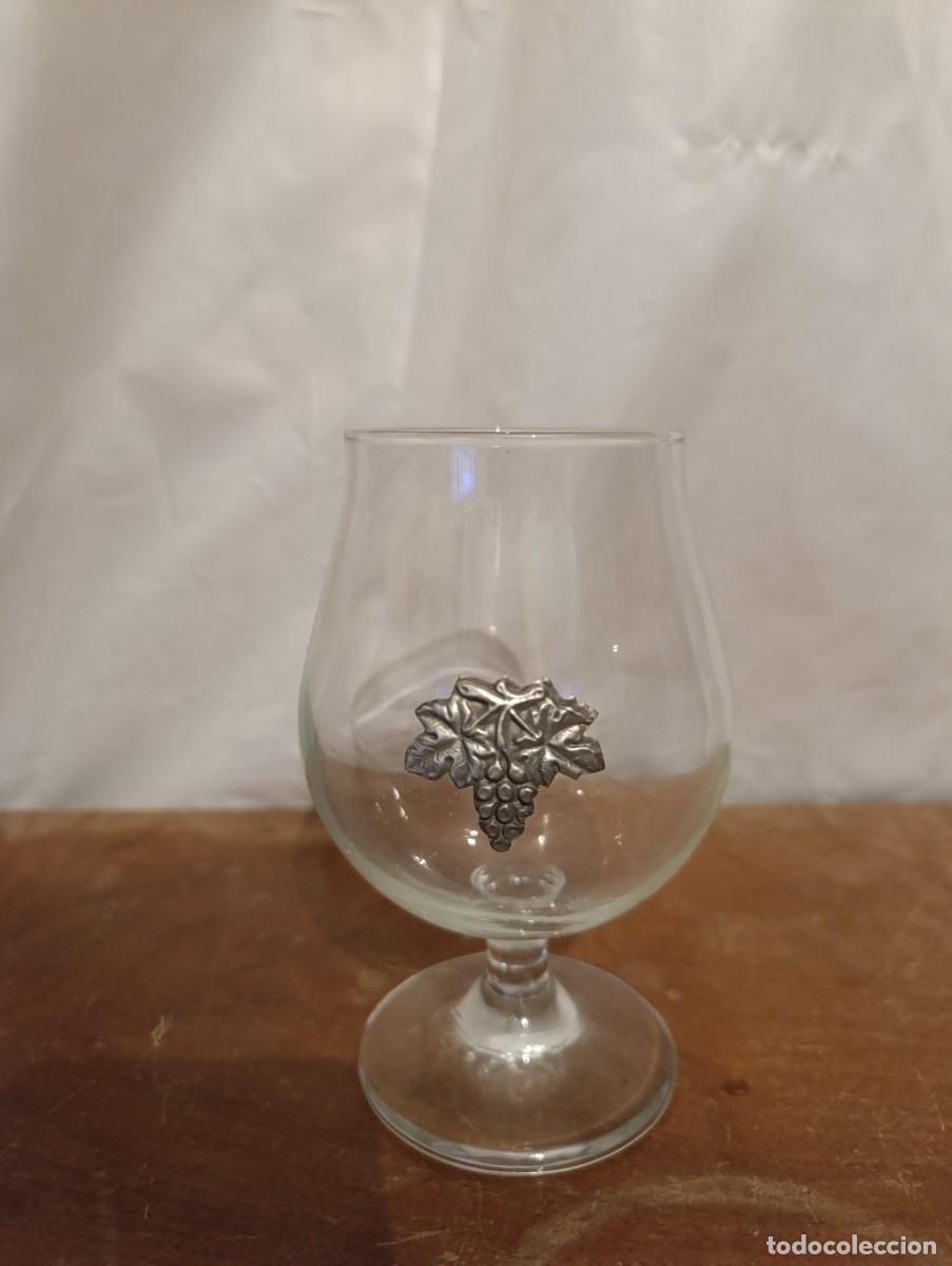 Antig&uuml;edades: Copa de vino con racimo de uvas de esta&ntilde;o - Foto 1
