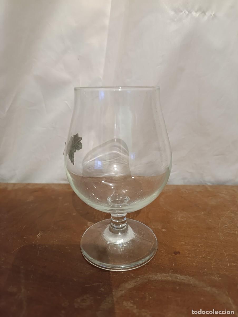 Antig&uuml;edades: Copa de vino con racimo de uvas de esta&ntilde;o - Foto 3