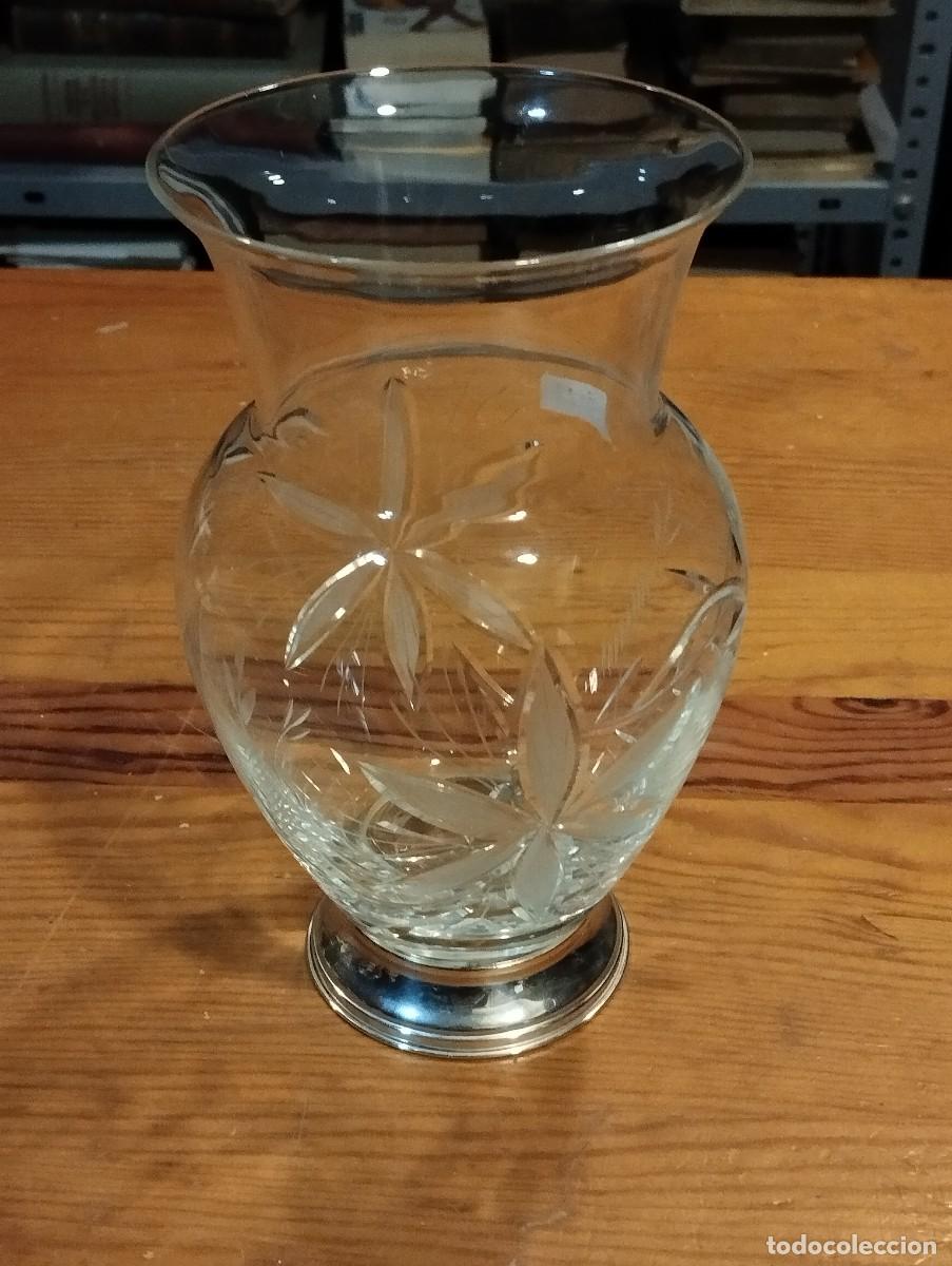 Antig&uuml;edades: JARR&Oacute;N DE CRISTAL TALLADO CON BASE DE PLATA. - Foto 1