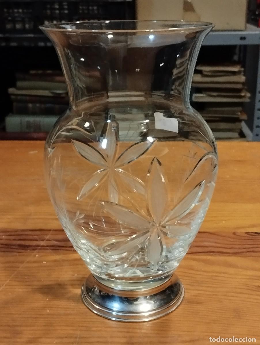 Antig&uuml;edades: JARR&Oacute;N DE CRISTAL TALLADO CON BASE DE PLATA. - Foto 2