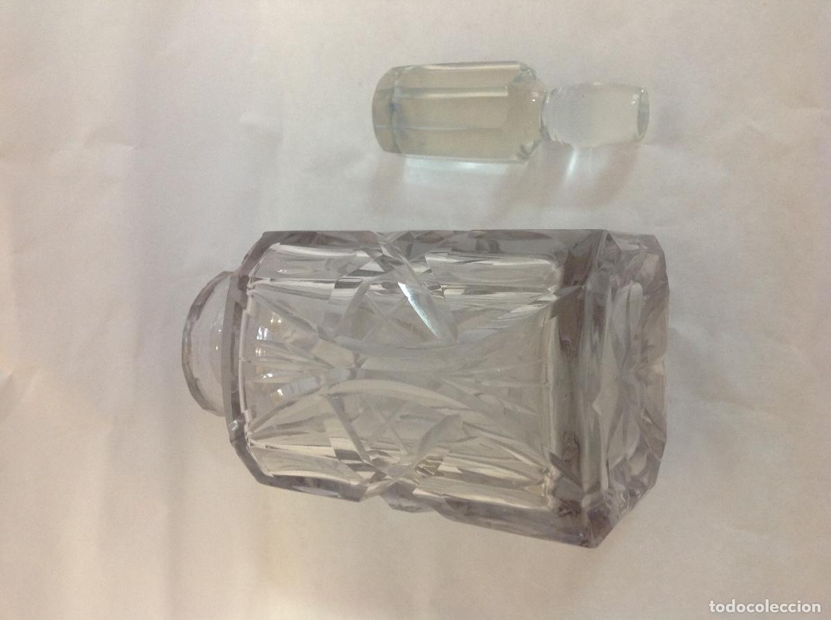 Antig&uuml;edades: Licorera rectangular de cristal tallado - Foto 2