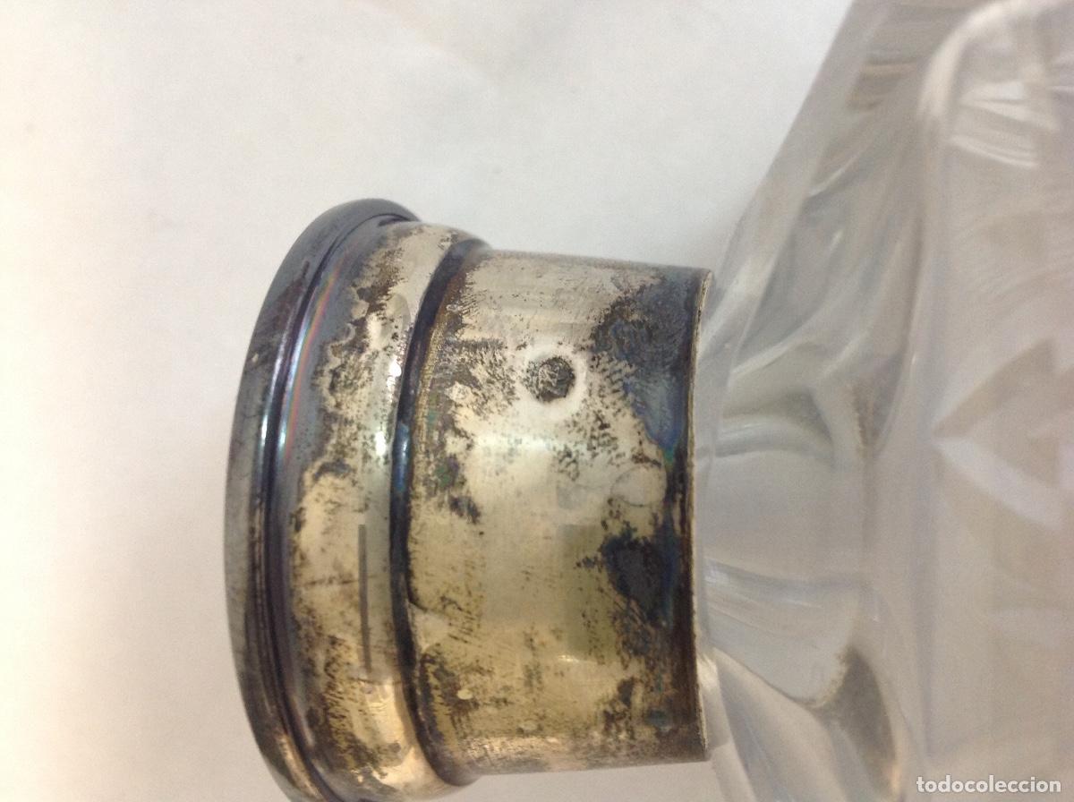 Antig&uuml;edades: Licorera de cristal tallado con boca de plata - Foto 3