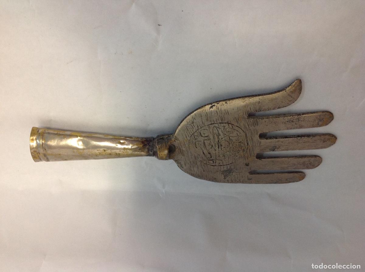 Antig&uuml;edades: Mano de F&aacute;tima de metal plateado - Foto 2