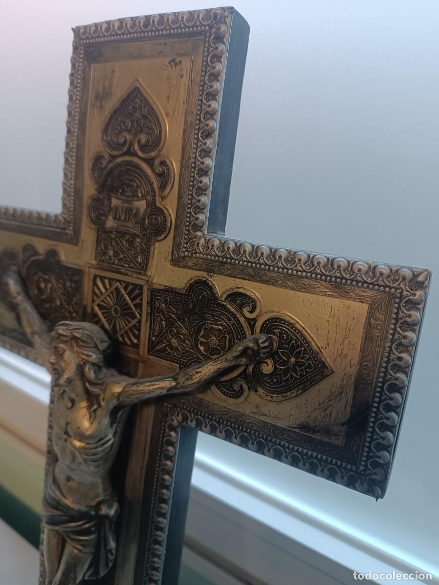 Antig&uuml;edades: Crucifijo en madera y metal. - Foto 6