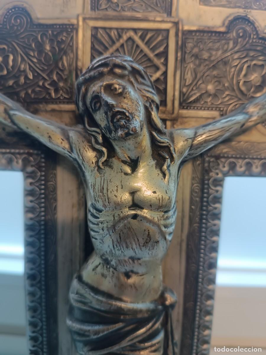Antig&uuml;edades: Crucifijo en madera y metal. - Foto 7