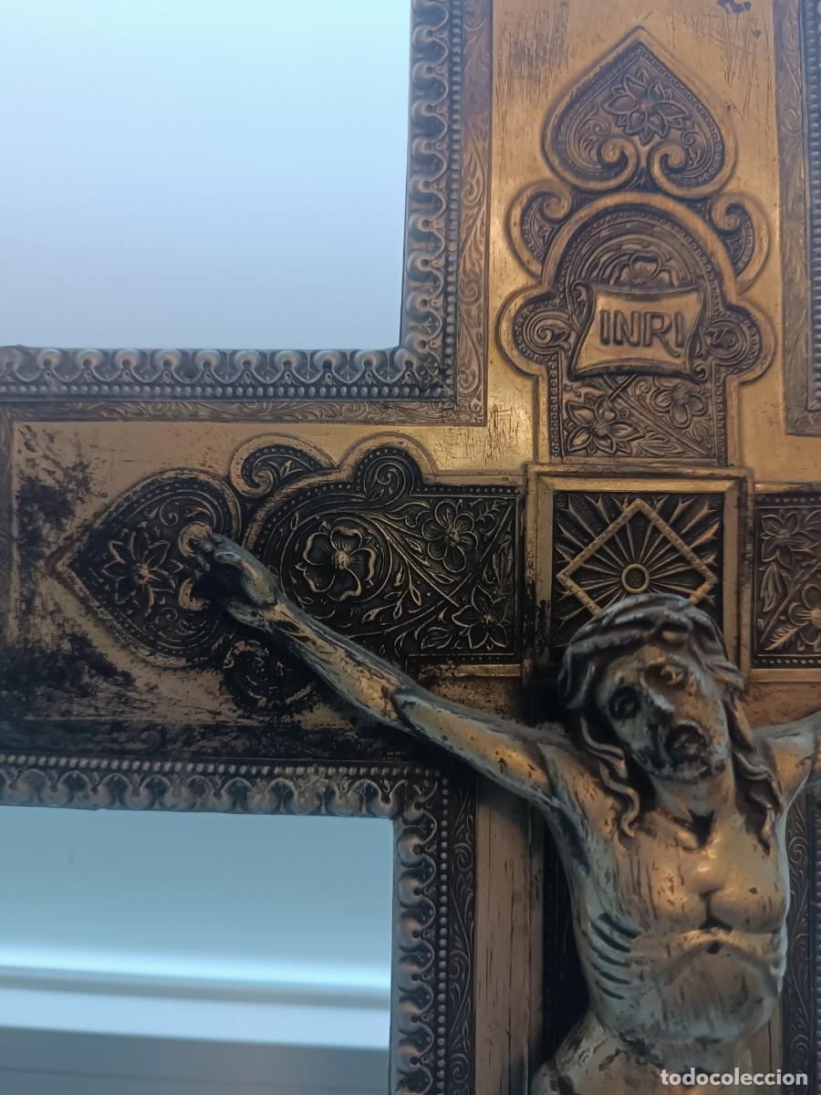 Antig&uuml;edades: Crucifijo en madera y metal. - Foto 9