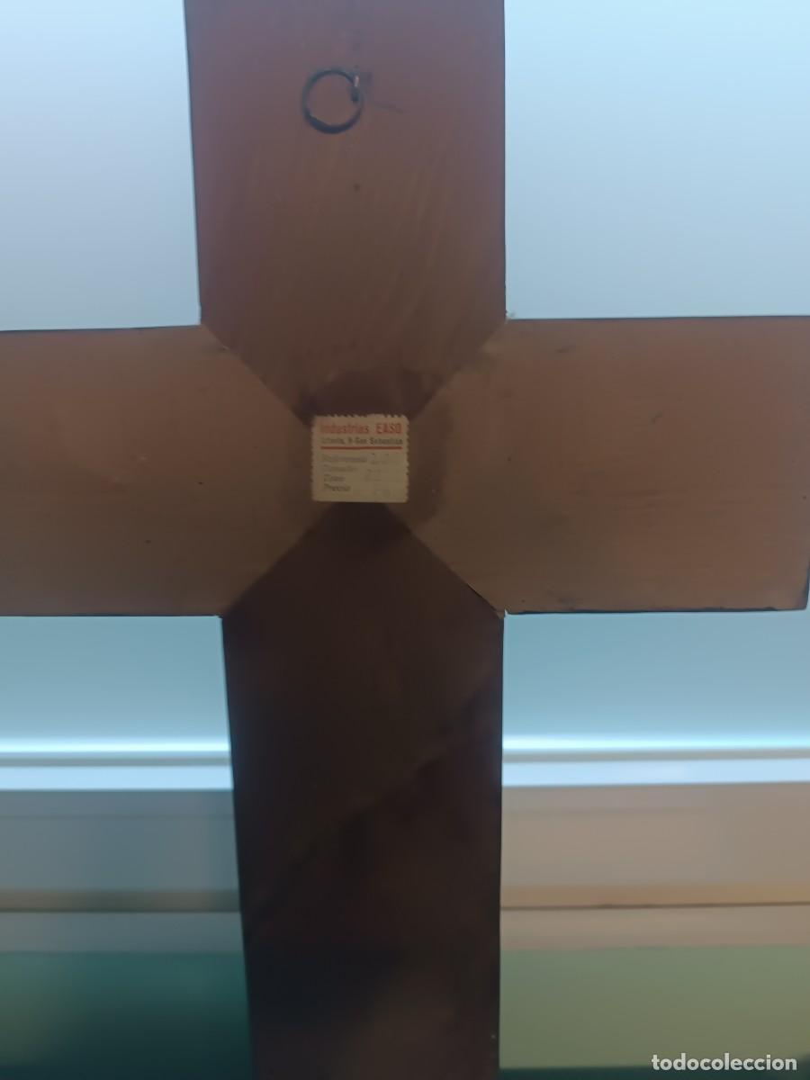Antig&uuml;edades: Crucifijo en madera y metal. - Foto 10