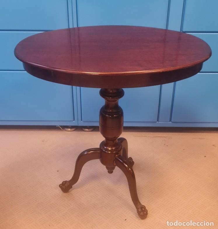 Antig&uuml;edades: Mesa auxiliar de Caoba velador - Foto 1