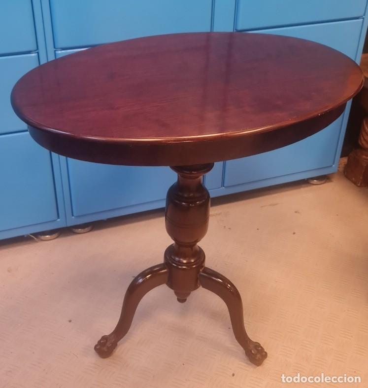 Antig&uuml;edades: Mesa auxiliar de Caoba velador - Foto 2