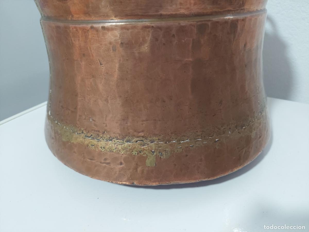 Antig&uuml;edades: Antigua olla de cobre con mango de bronce - Foto 3