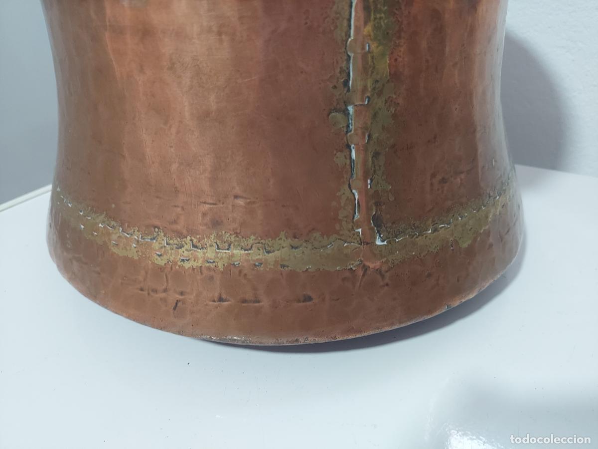 Antig&uuml;edades: Antigua olla de cobre con mango de bronce - Foto 4