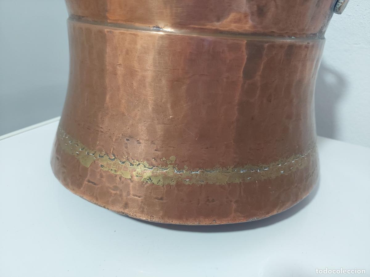Antig&uuml;edades: Antigua olla de cobre con mango de bronce - Foto 5