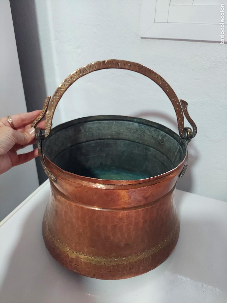 Antig&uuml;edades: Antigua olla de cobre con mango de bronce - Foto 6