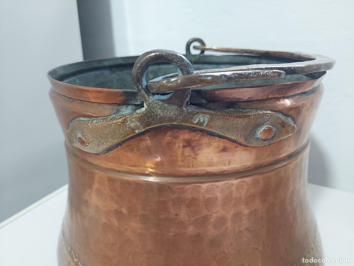 Antig&uuml;edades: Antigua olla de cobre con mango de bronce - Foto 12