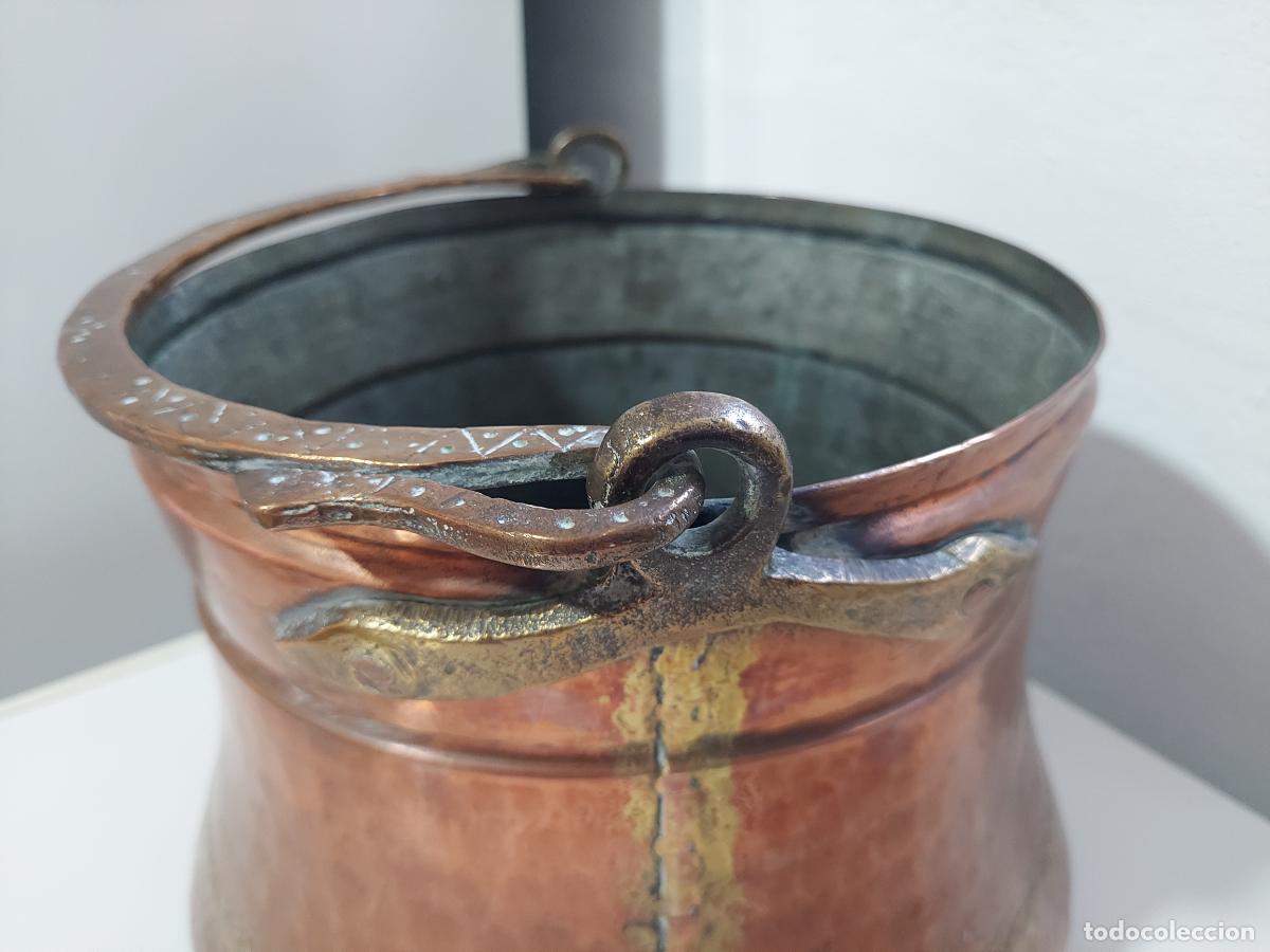 Antig&uuml;edades: Antigua olla de cobre con mango de bronce - Foto 14