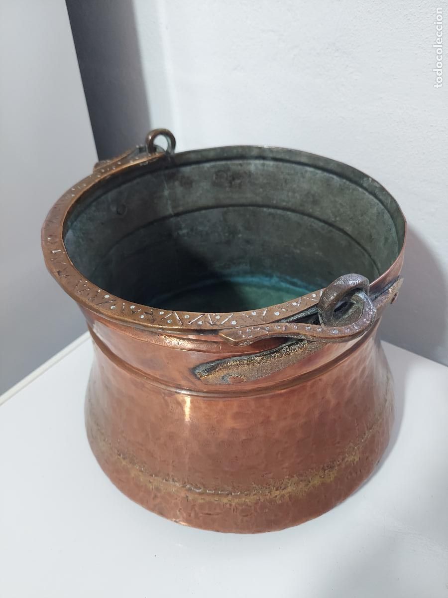 Antig&uuml;edades: Antigua olla de cobre con mango de bronce - Foto 21
