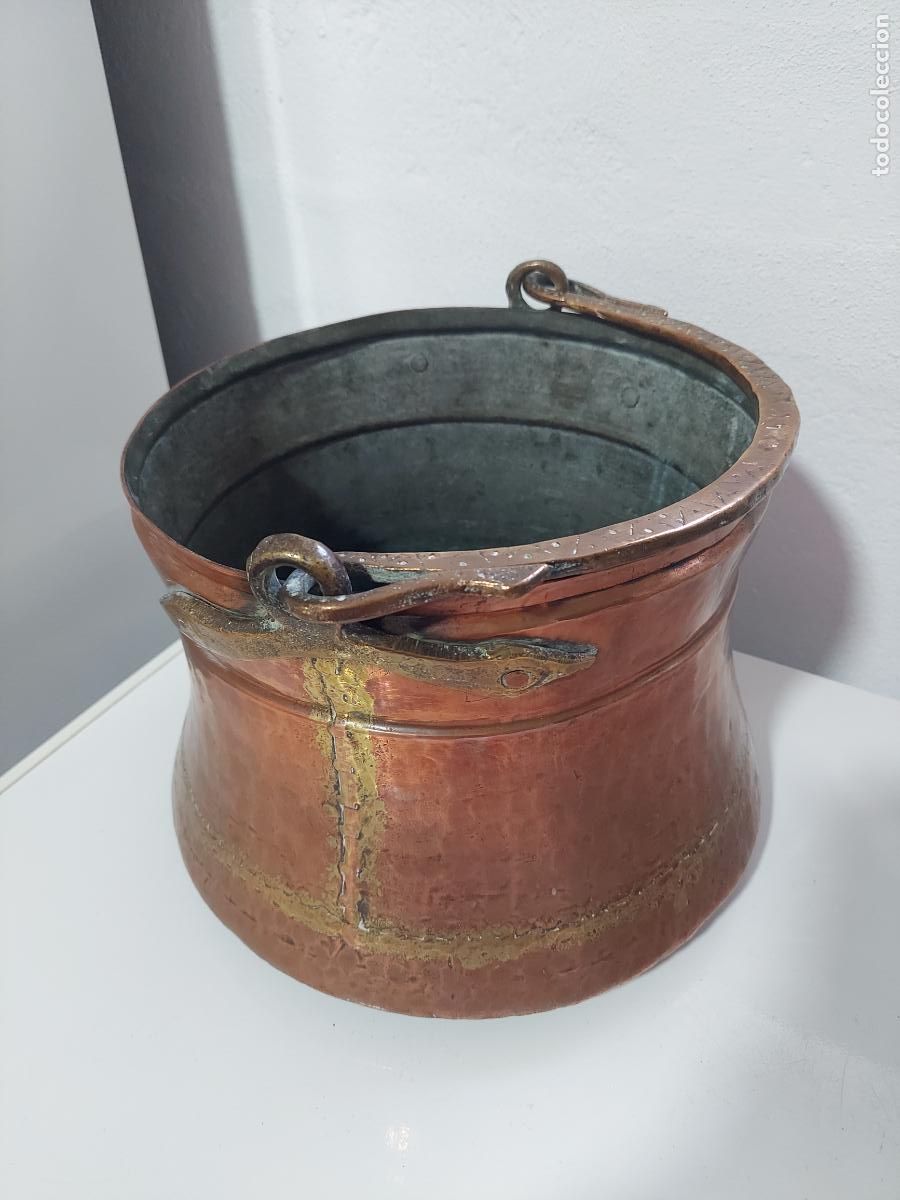 Antig&uuml;edades: Antigua olla de cobre con mango de bronce - Foto 26