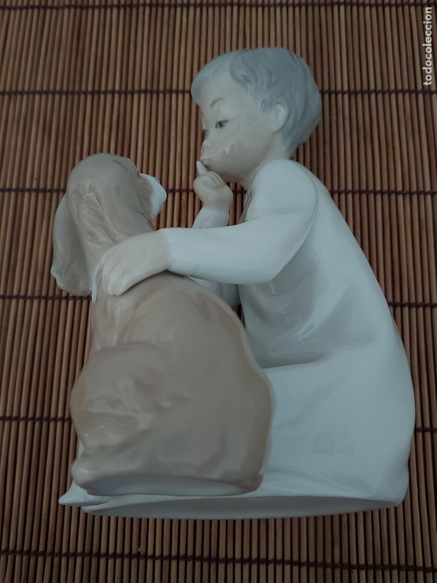 Antig&uuml;edades: Porcelana Lladr&oacute; ni&ntilde;o con perro - Foto 3