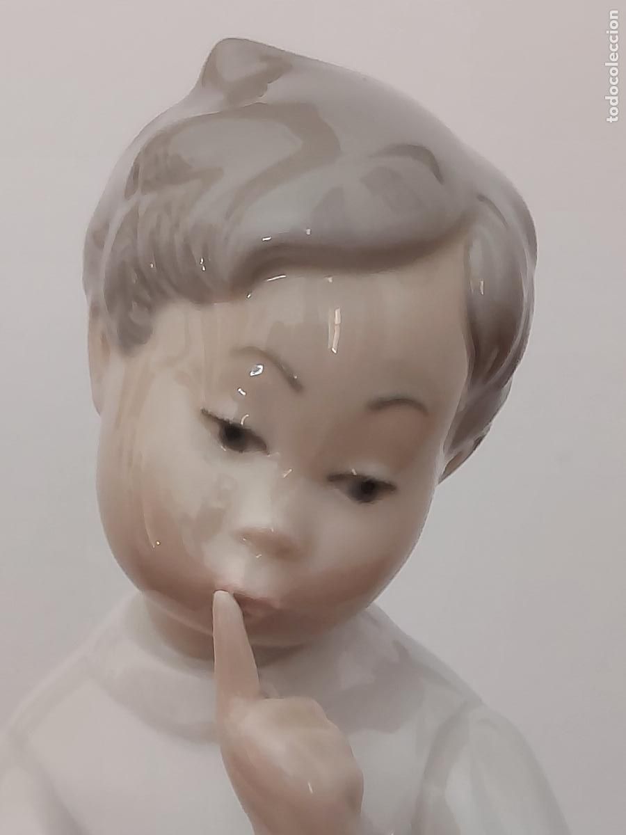 Antig&uuml;edades: Porcelana Lladr&oacute; ni&ntilde;o con perro - Foto 4