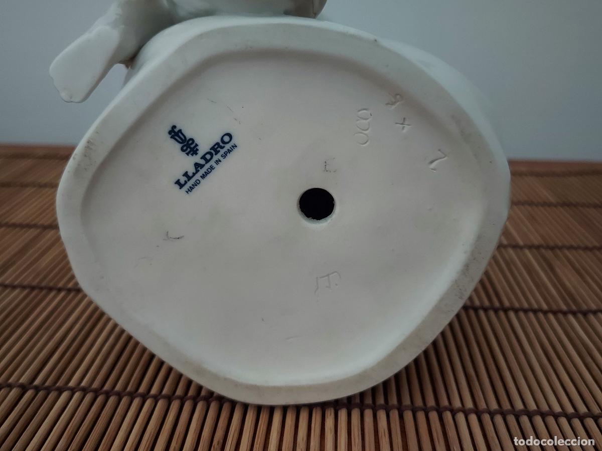Antig&uuml;edades: Porcelana Lladr&oacute; ni&ntilde;o con perro - Foto 15