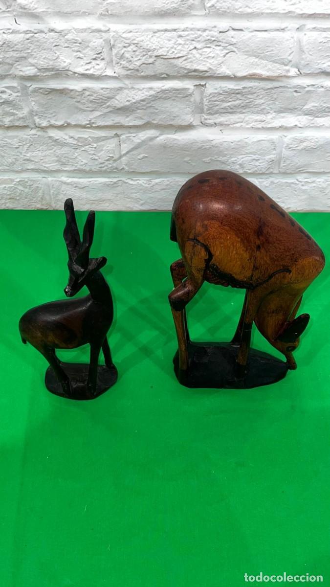 Antig&uuml;edades: Pareja de animales de madera - Foto 2