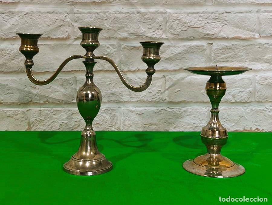 Antig&uuml;edades: Candelabros de metal plateado - Foto 1