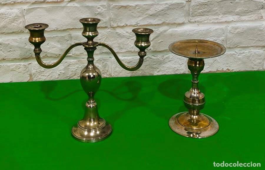 Antig&uuml;edades: Candelabros de metal plateado - Foto 2