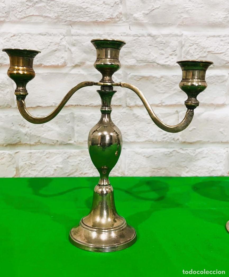 Antig&uuml;edades: Candelabros de metal plateado - Foto 3