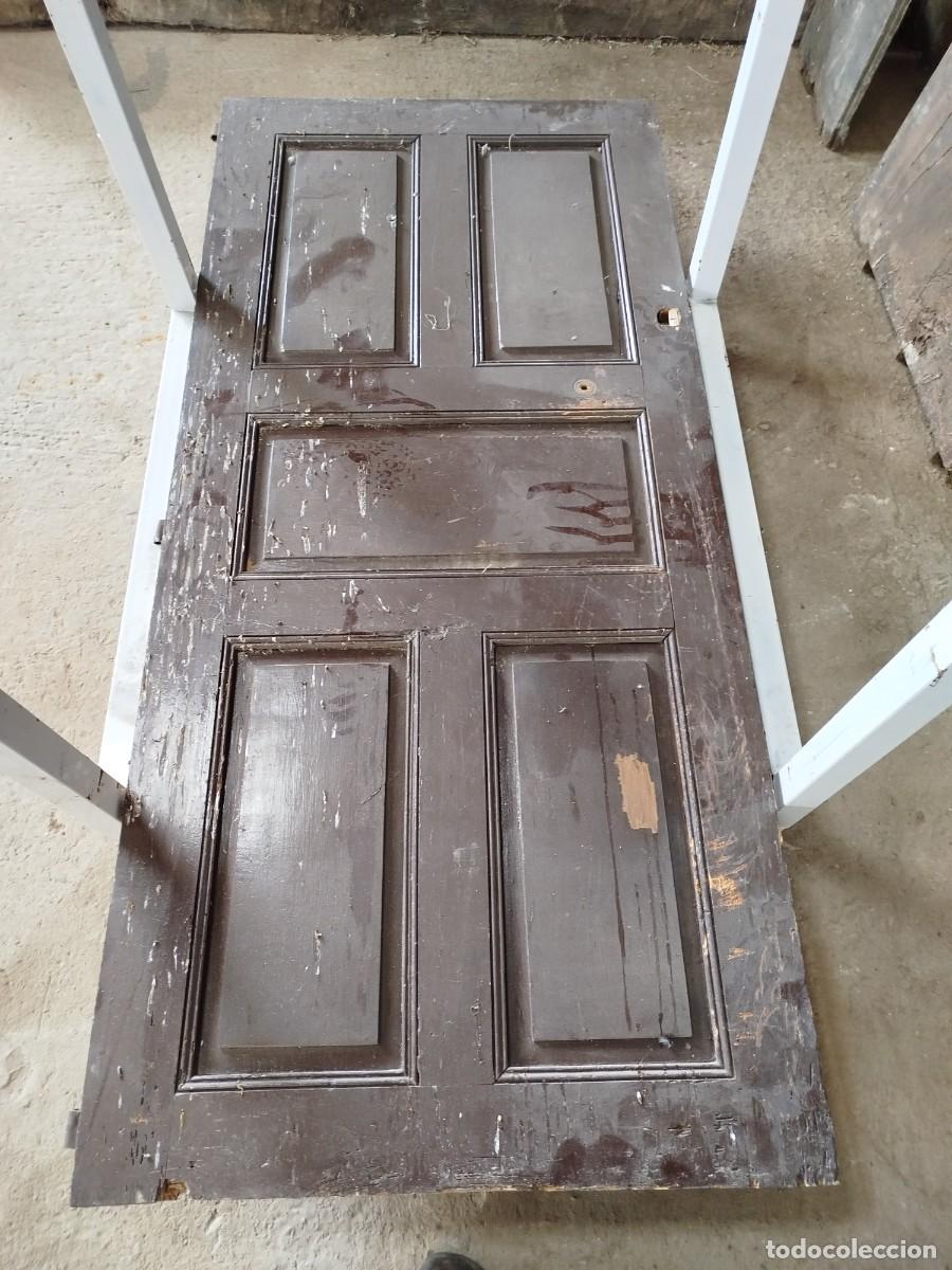 Antig&uuml;edades: Puerta de nogal y pino - Foto 2
