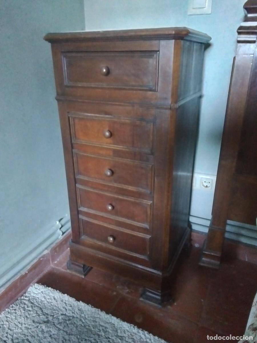 Antig&uuml;edades: Mesilla de falsos cajones MBE en caoba 92x46x34cm