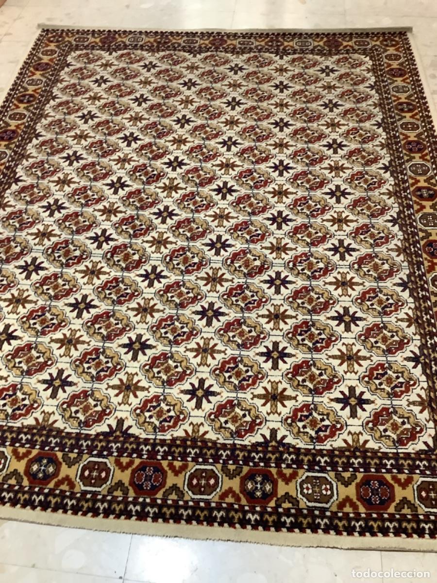 Antig&uuml;edades: Alfombra gran tama&ntilde;o.POCO USADA - Foto 1