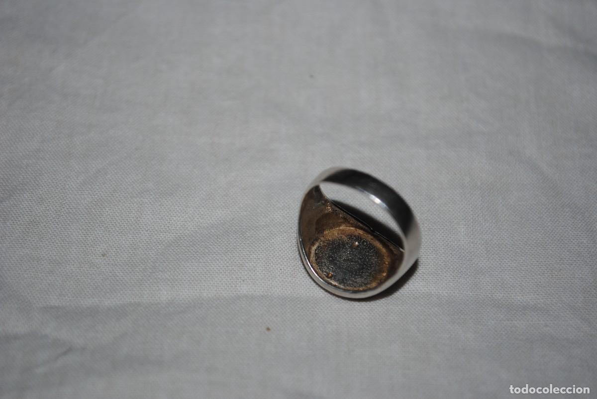 Antig&uuml;edades: ANILLO DE PLATA CON FRENTE ARABESCO . - Foto 3