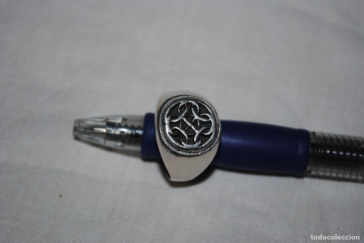 Antig&uuml;edades: ANILLO DE PLATA CON FRENTE ARABESCO . - Foto 4