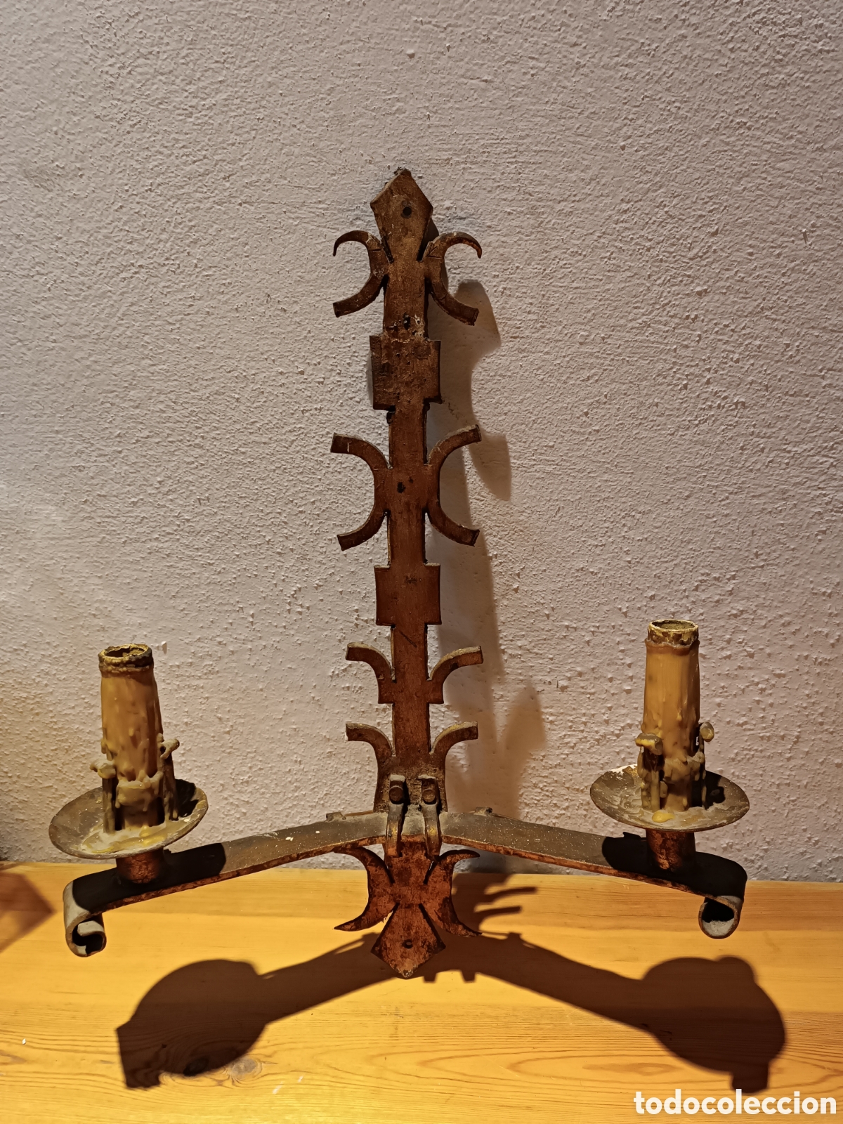 Antig&uuml;edades: APLIQUE DE PARED DE HIERRO DORADO CON DOS LUCES - Foto 12
