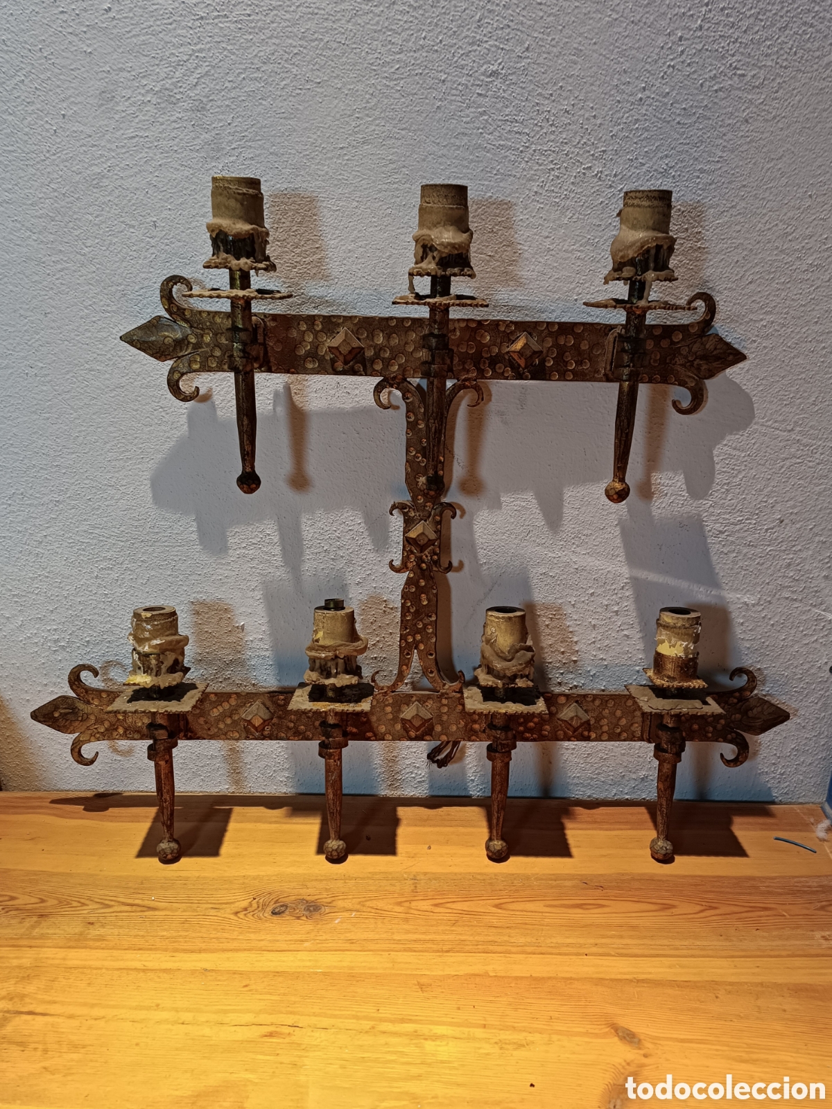 Antig&uuml;edades: APLIQUE DE PARED DE HIERRO DORADO CON 7 LUCES - Foto 1