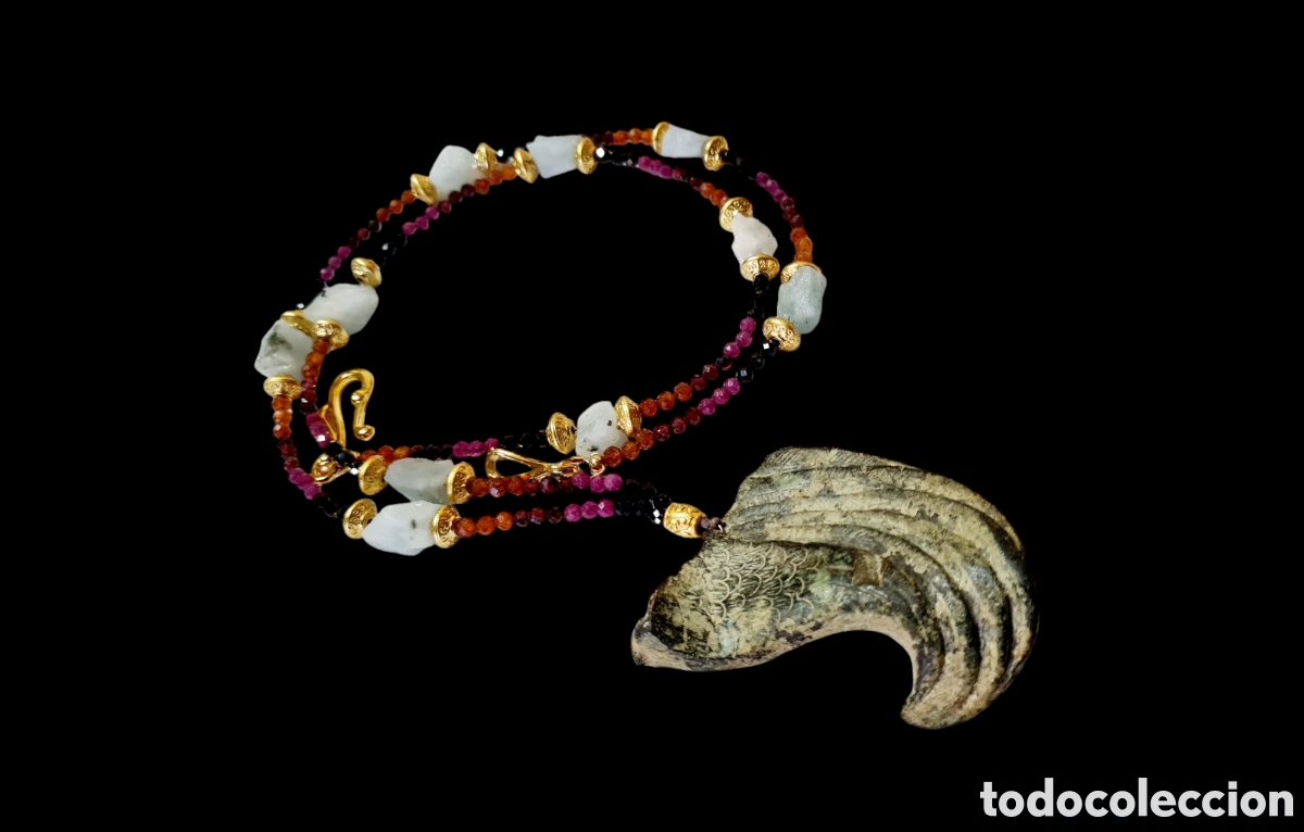 Antig&uuml;edades: Collar bronce y gemas - Foto 2