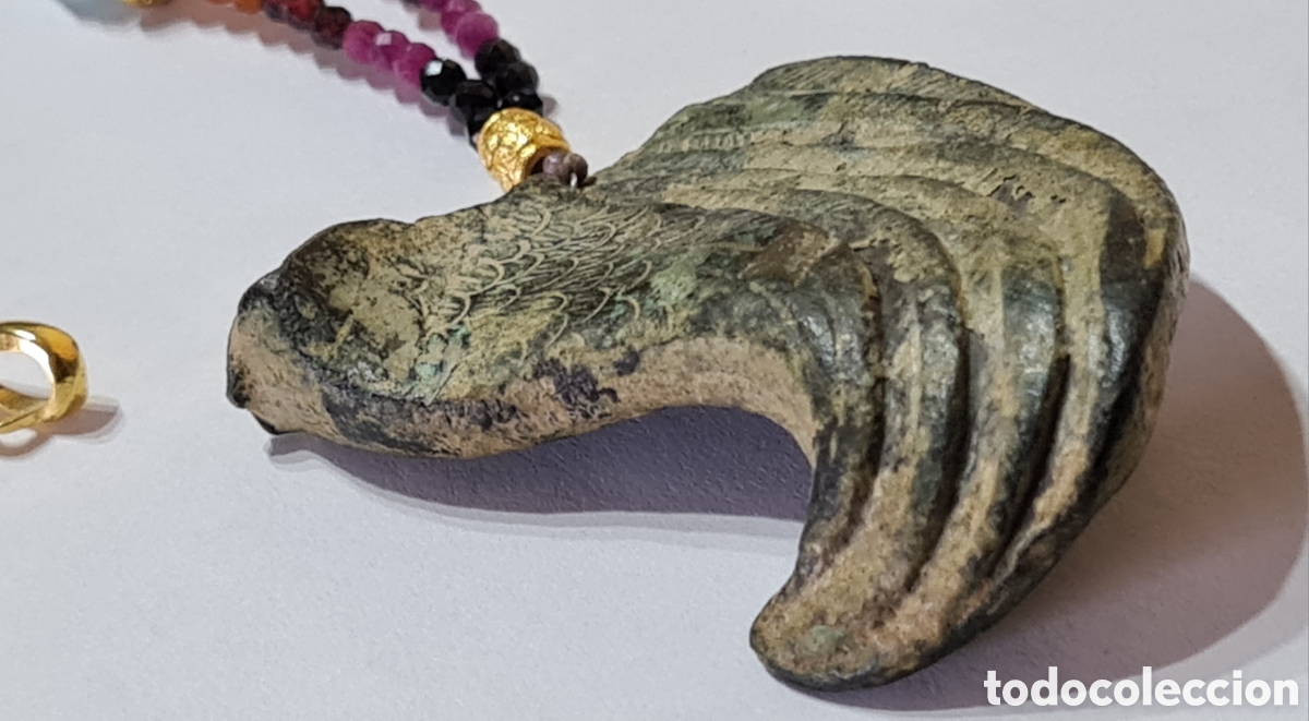 Antig&uuml;edades: Collar bronce y gemas - Foto 3