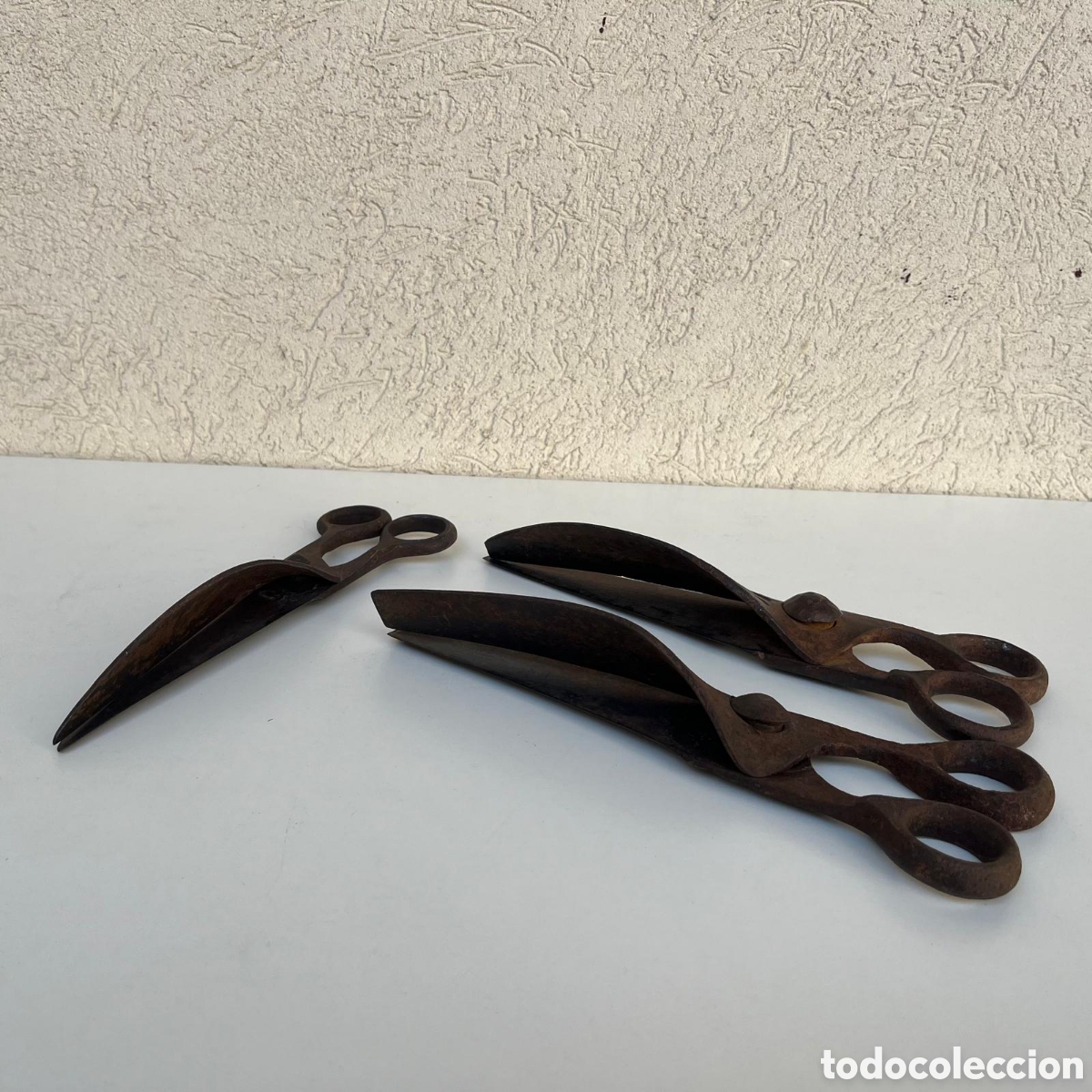 Antig&uuml;edades: Tijeras de hierro. Lote de 3. - Foto 1